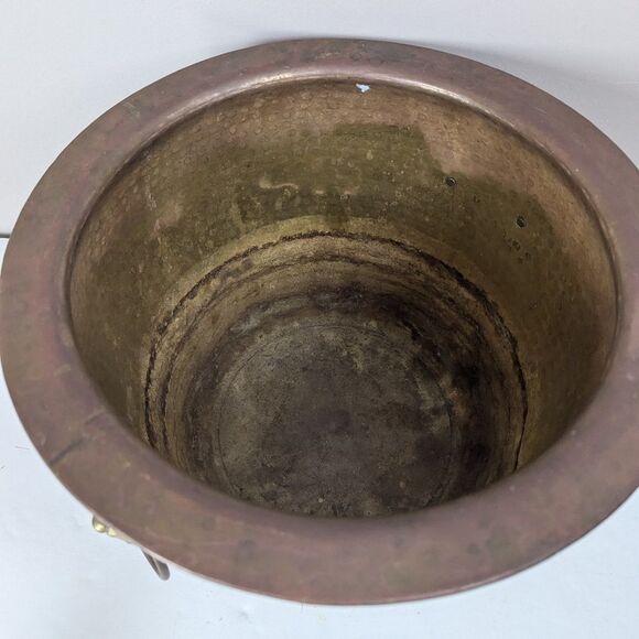 Vintage Hammered Brass Foo Dog Planter – 8½″ Tall × 12″ Wide - Picture 3 of 10